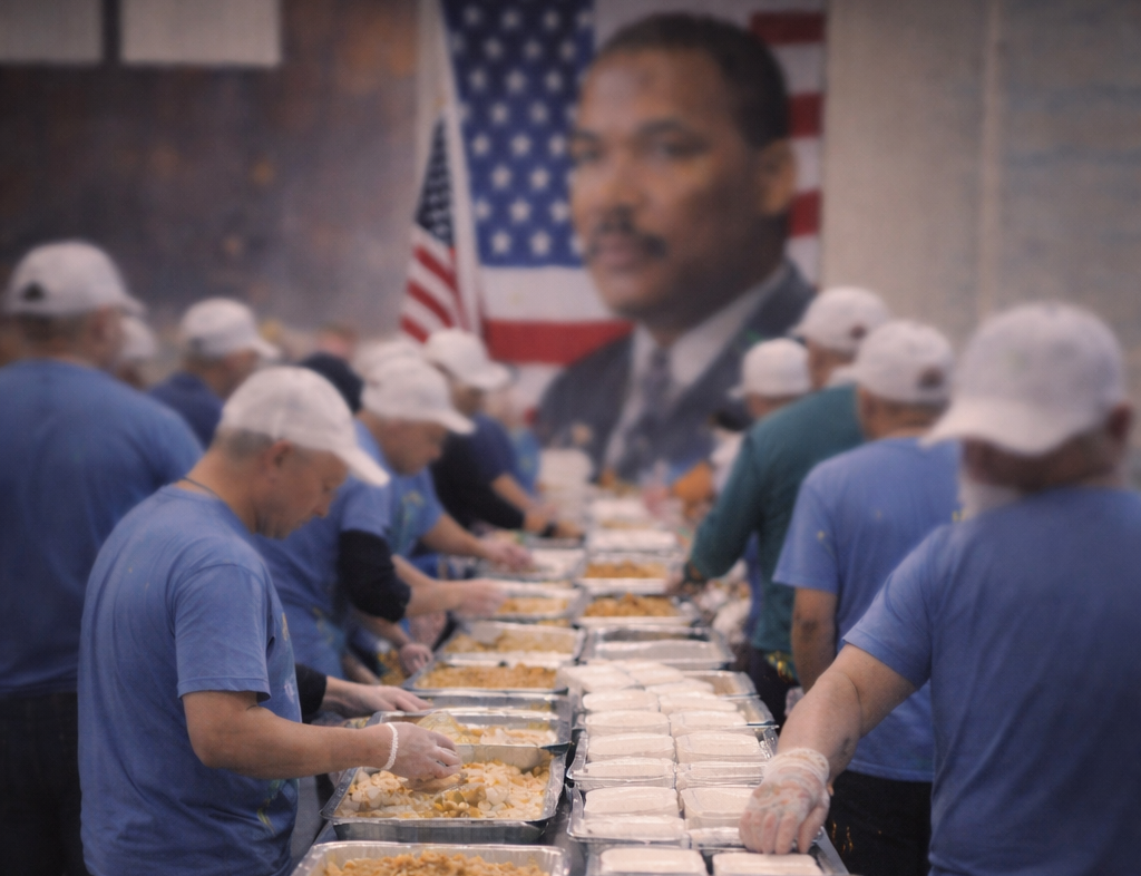 Muslim Volunteers Honour MLK Day With 20,000 Meals for Those in Need